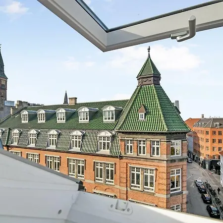 Apartment Top Floor With Private Balcony *