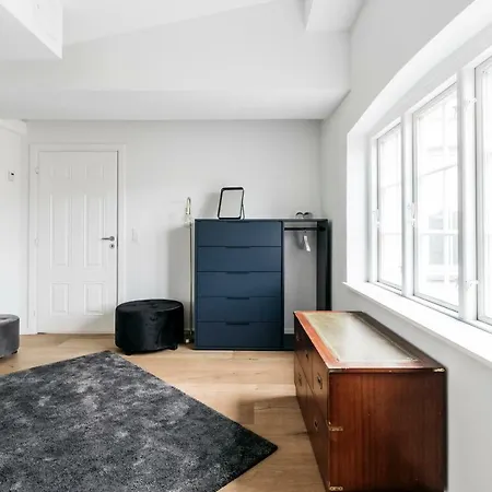 Apartment Top Floor With Private Balcony